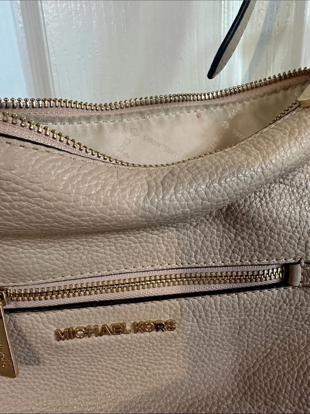Michael Kors Beige Leather Shoulder Bag